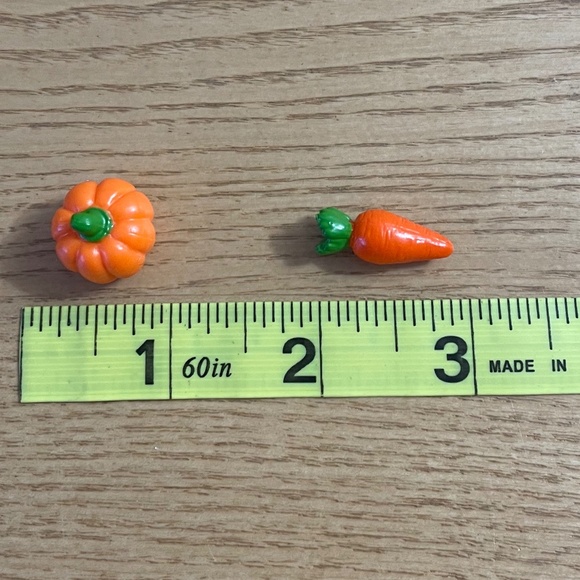 Lil Woodzeez Hopin Farmers Market Pumpkin Carrot Replacement Calico Critters Set - Picture 2 of 2